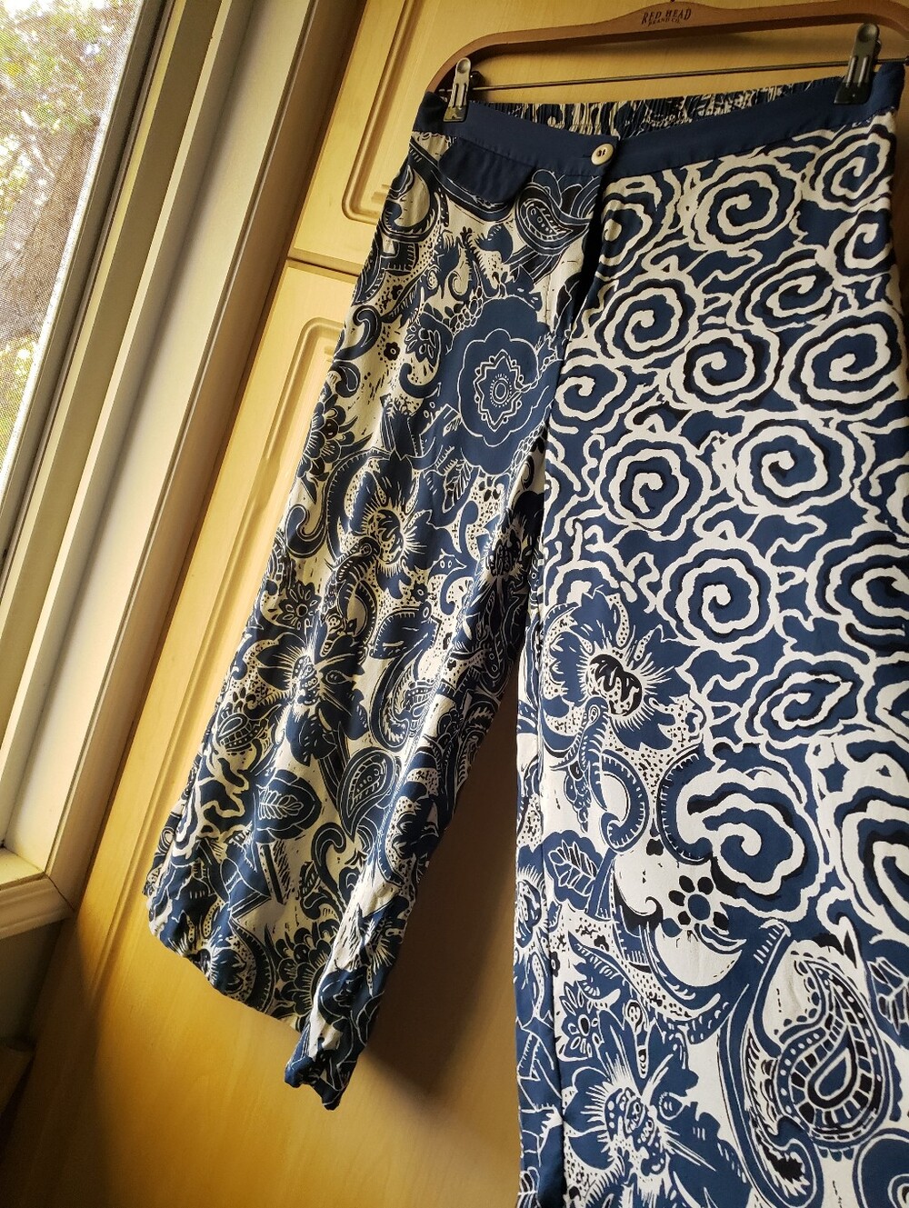 Women's 100% Silk Navy and Cream Patterned Cropped Wide Leg Pants - Picture 3 of 4